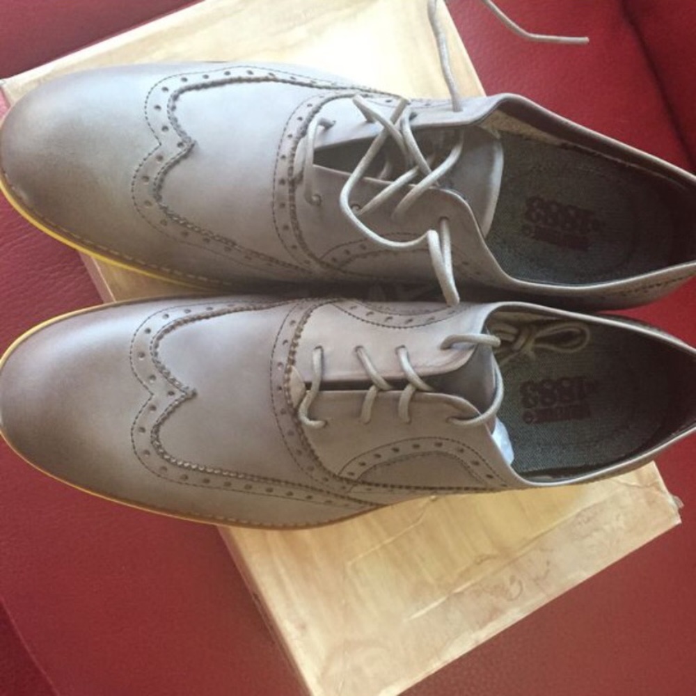 NWT Wolverine shoes size 9